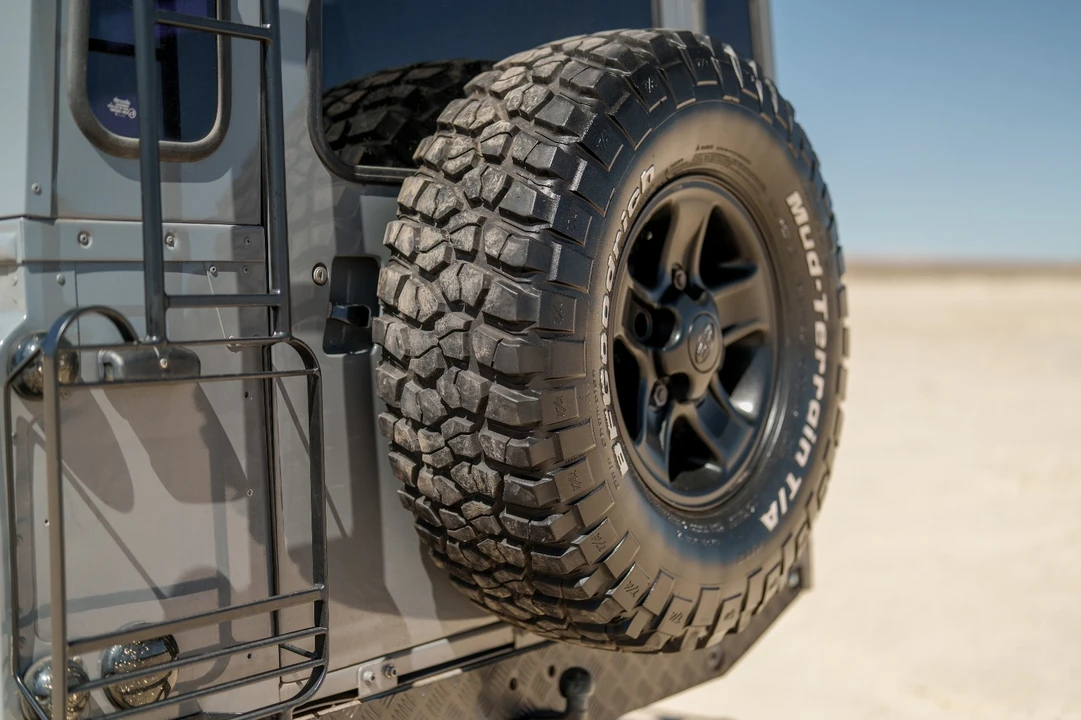 1900 Land Rover Defender 110 - Image 19 of 31