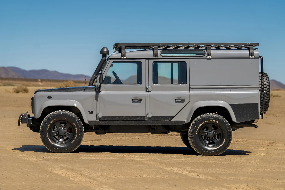 1900 Land Rover Defender 110 - Image 2 of 31