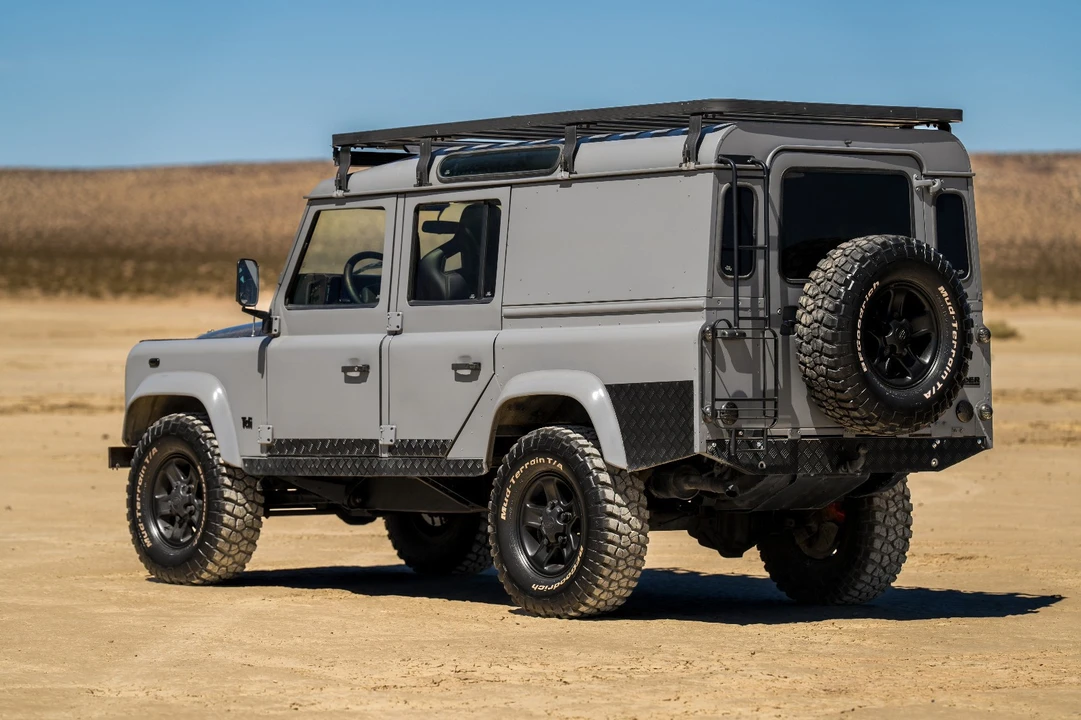 1900 Land Rover Defender 110 - Image 3 of 31