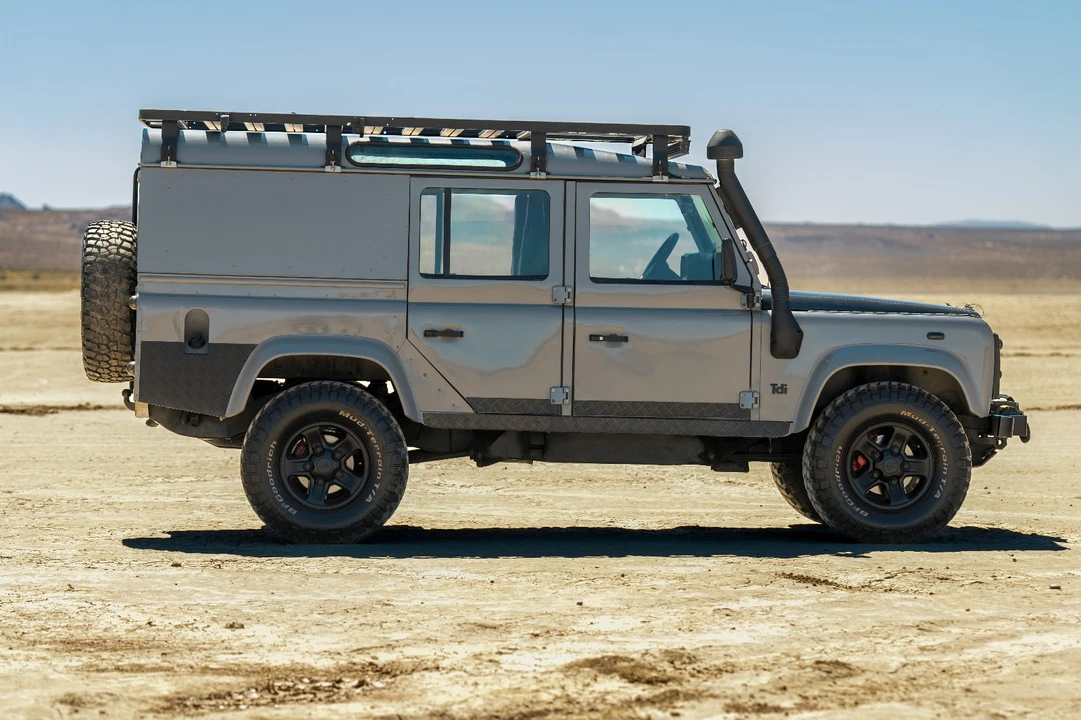 1900 Land Rover Defender 110 - Image 7 of 31