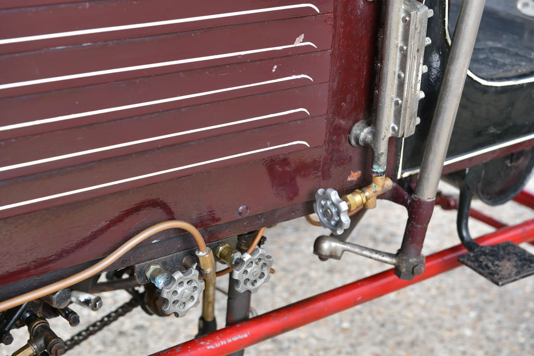 1900 Locomobile - Image 2 of 31