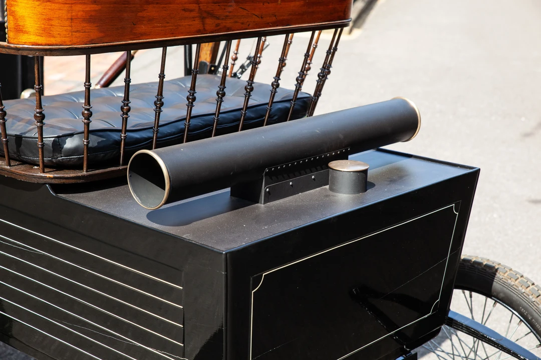 1900 Locomobile - Image 3 of 27