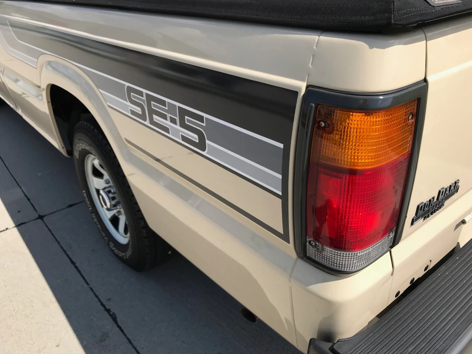 1986 Mazda B Series 4th Gen - Image 25 of 31