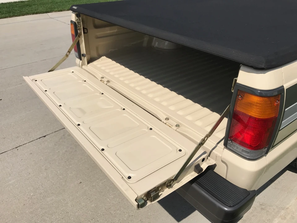 1986 Mazda B Series 4th Gen - Image 27 of 31