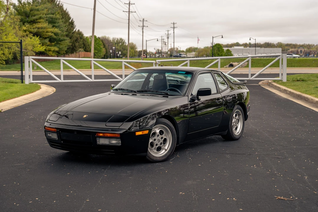 1986 Porsche 944 Turbo - Image 2 of 31