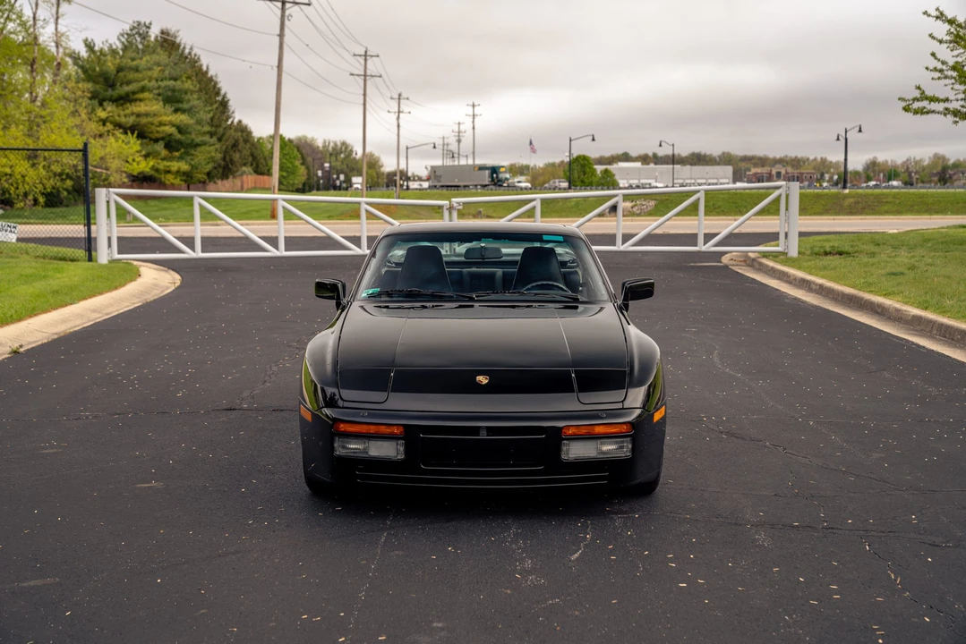 1986 Porsche 944 Turbo - Image 10 of 31