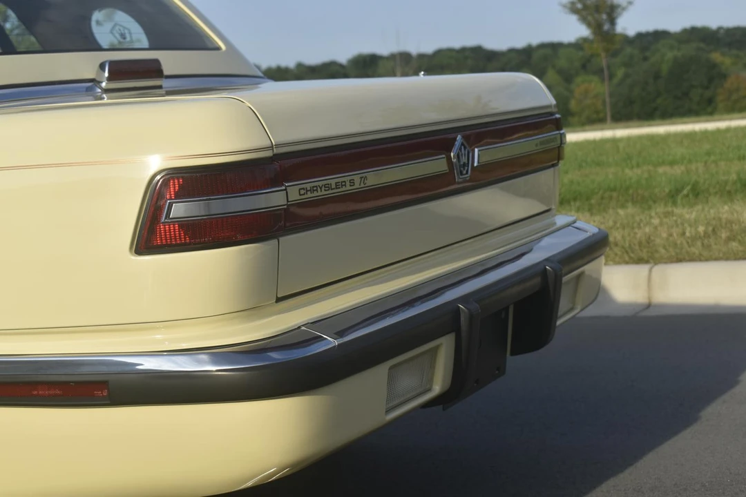 1989 Chrysler TC by Maserati - Image 27 of 31