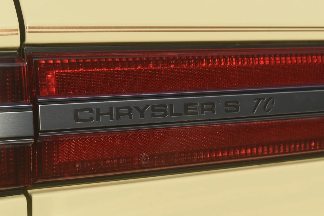 1989 Chrysler TC by Maserati - Image 28 of 31