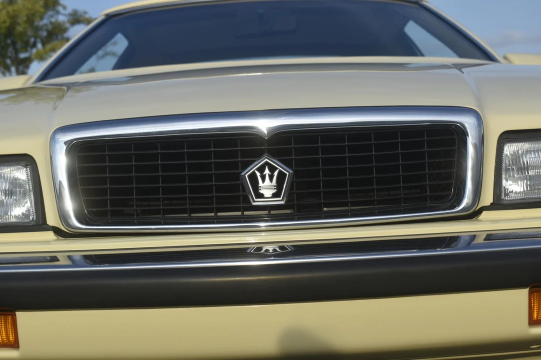 1989 Chrysler TC by Maserati - Image 24 of 31
