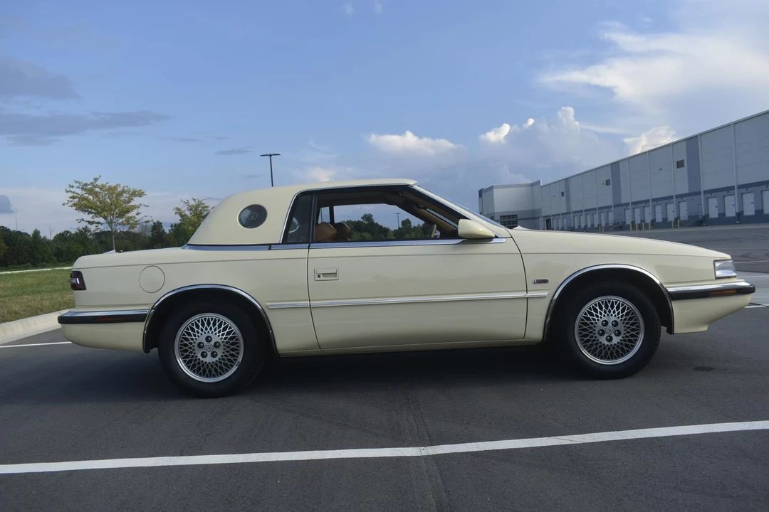 1989 Chrysler TC by Maserati - Image 8 of 31