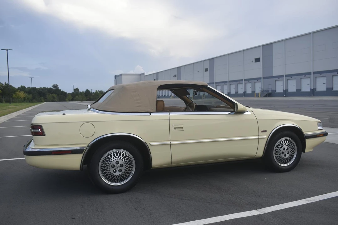 1989 Chrysler TC by Maserati - Image 14 of 31