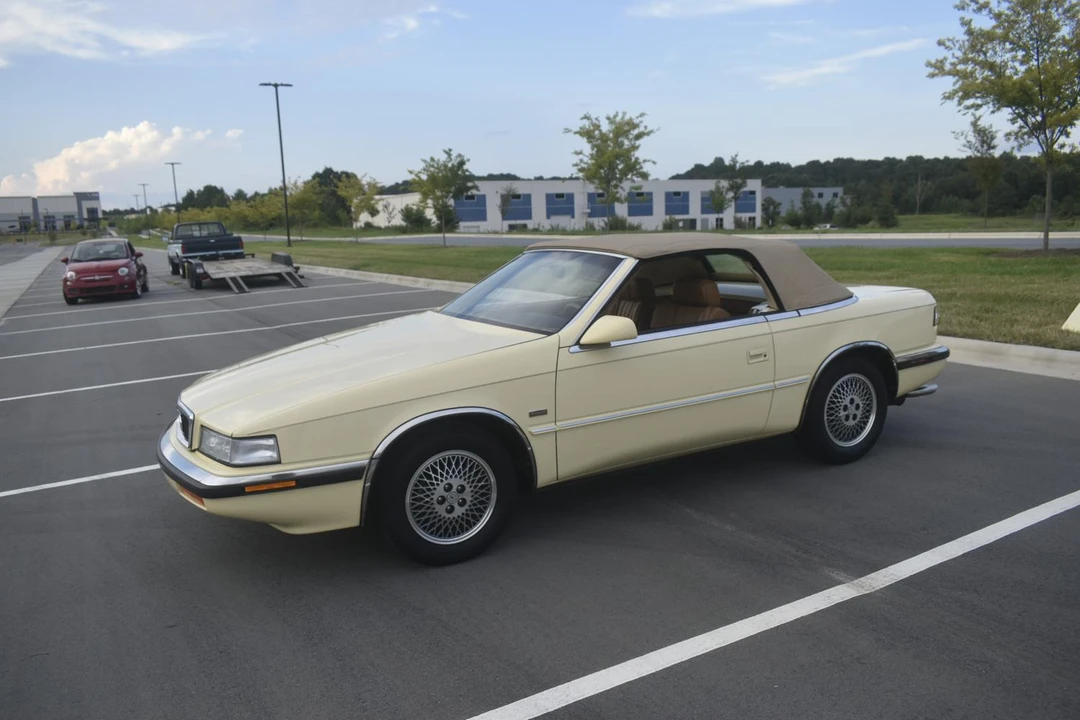 1989 Chrysler TC by Maserati - Image 12 of 31