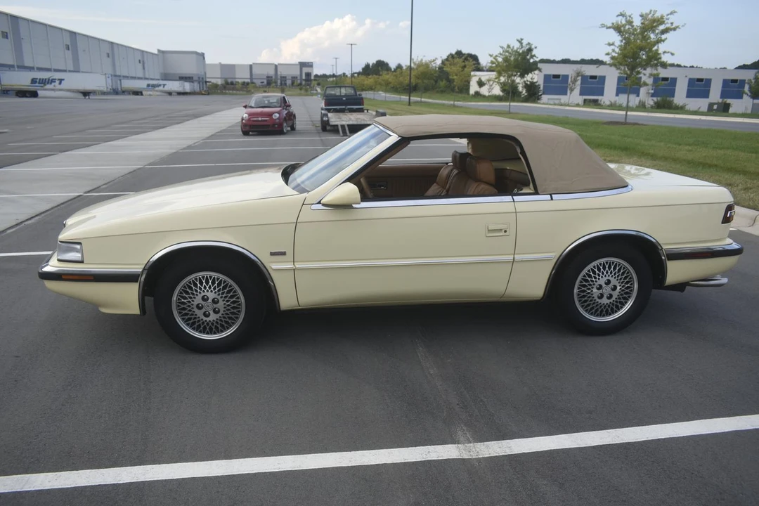 1989 Chrysler TC by Maserati - Image 13 of 31