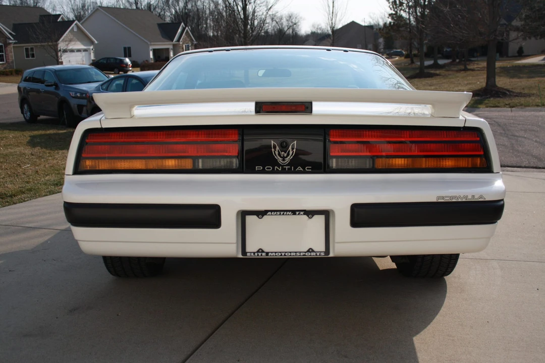 1990 Pontiac Firebird 3rd Gen - Image 6 of 31