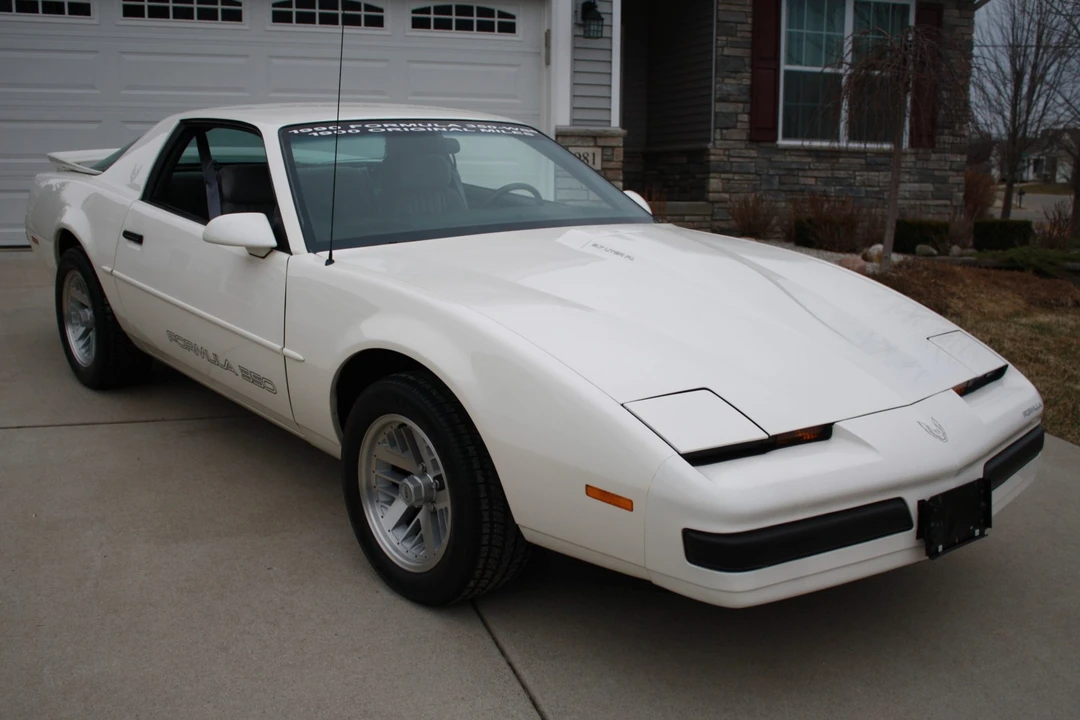1990 Pontiac Firebird 3rd Gen - Image 3 of 31