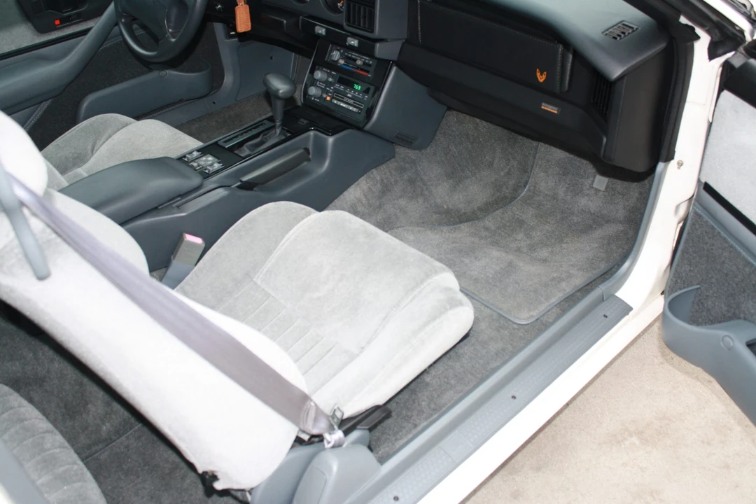 1990 Pontiac Firebird 3rd Gen - Image 22 of 31