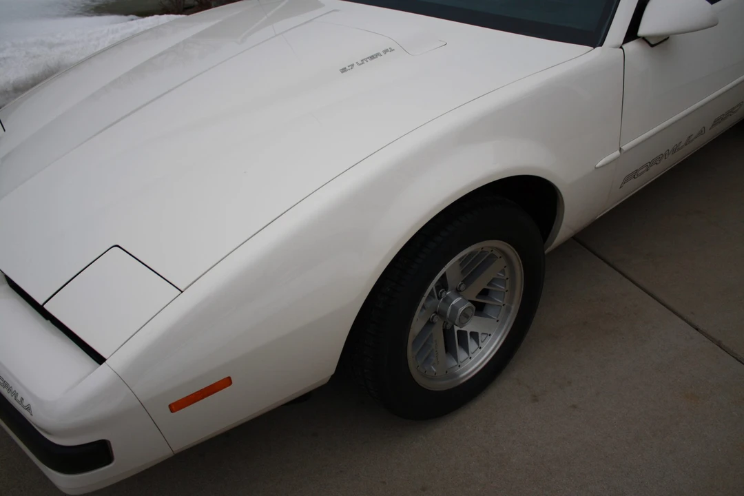 1990 Pontiac Firebird 3rd Gen - Image 10 of 31
