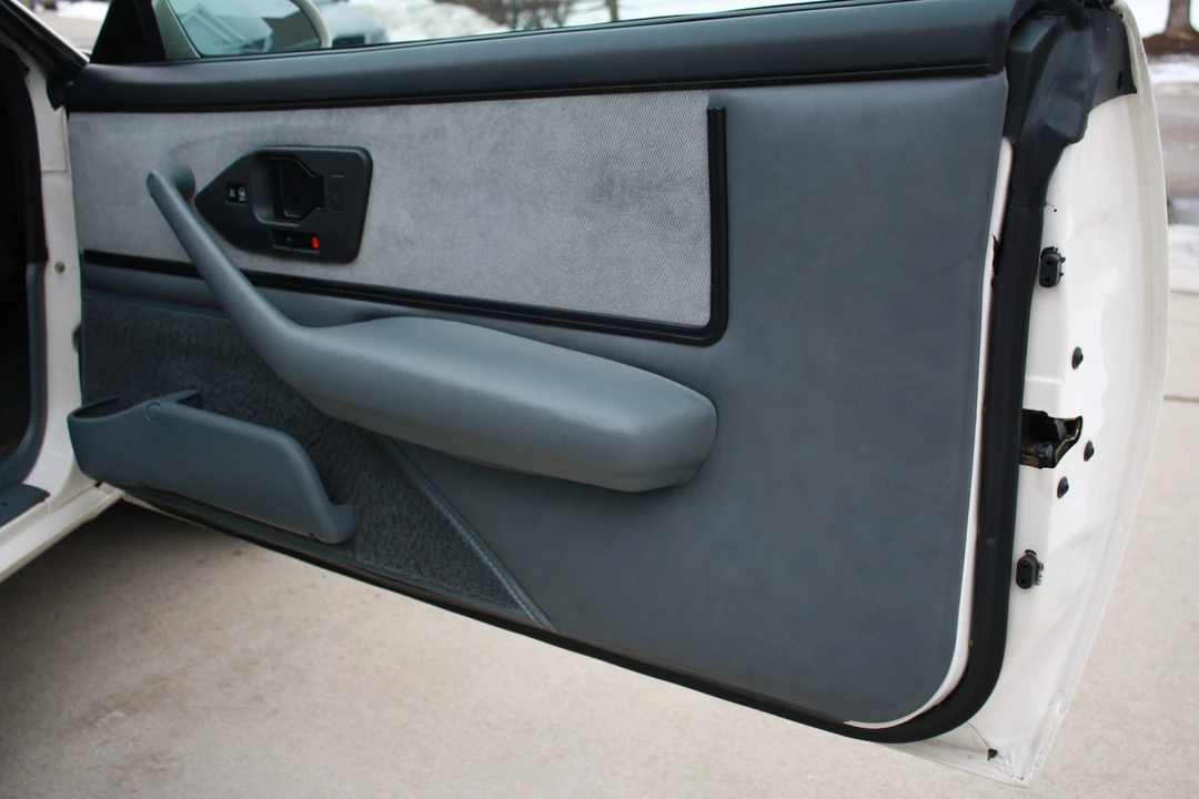 1990 Pontiac Firebird 3rd Gen - Image 25 of 31