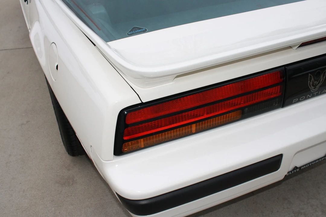 1990 Pontiac Firebird 3rd Gen - Image 14 of 31