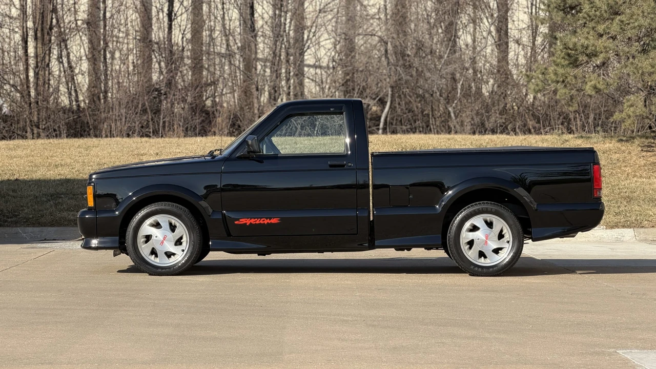 1991 GMC Syclone - Image 9 of 31