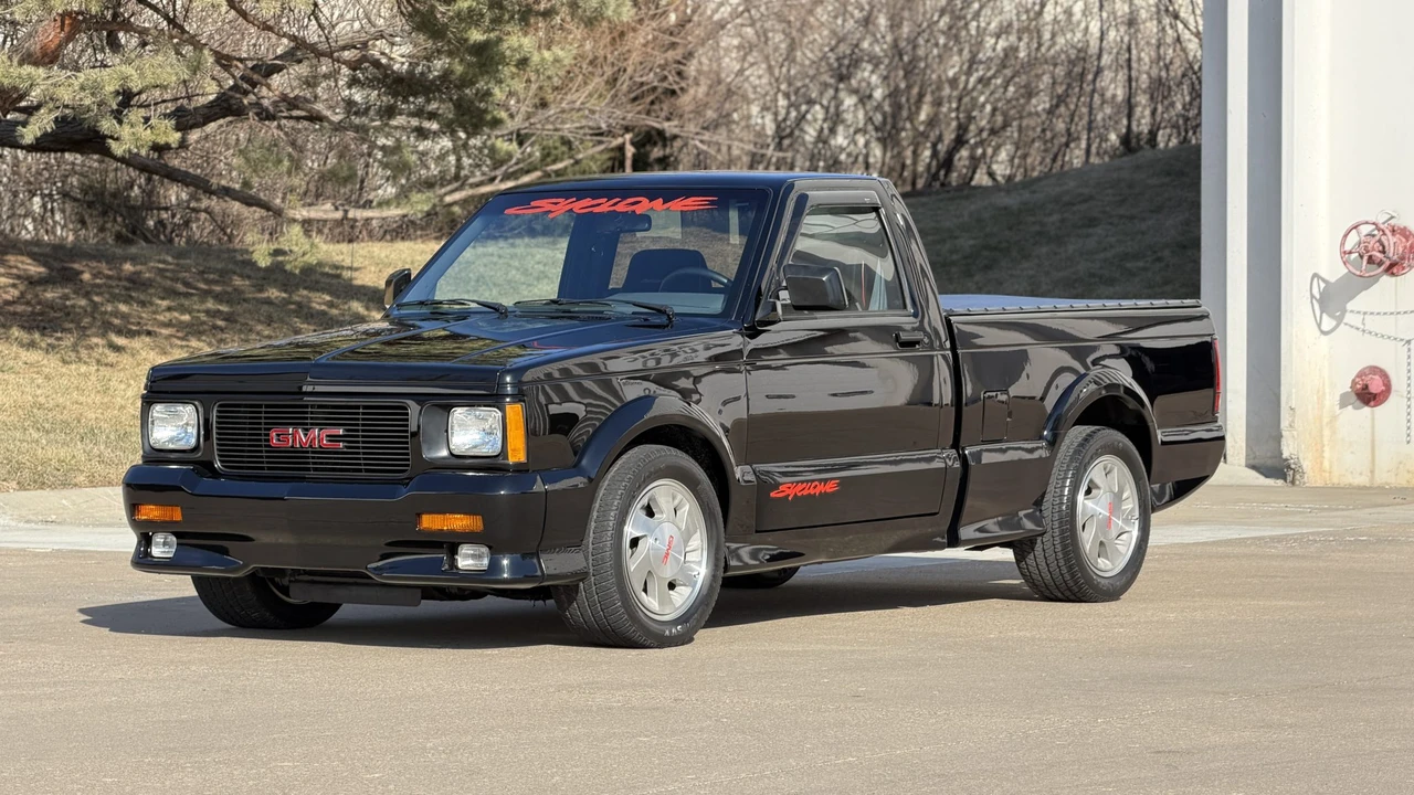 1991 GMC Syclone - Image 6 of 31