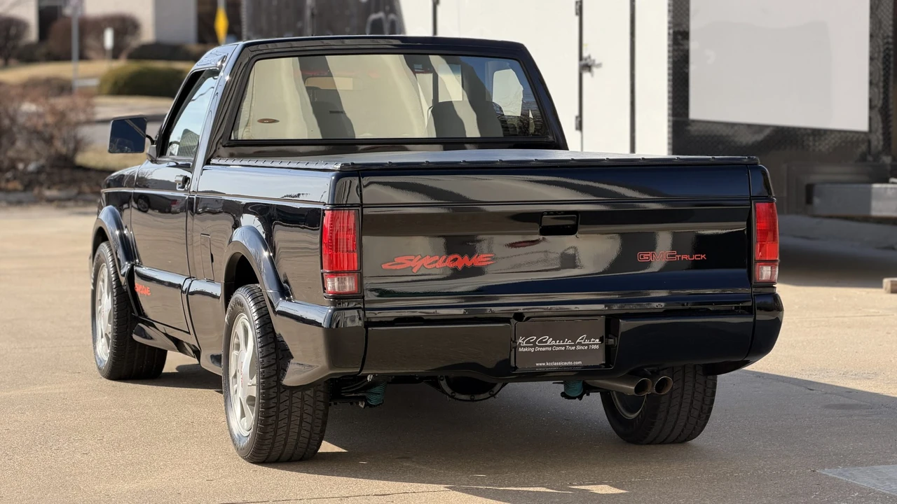 1991 GMC Syclone - Image 12 of 31
