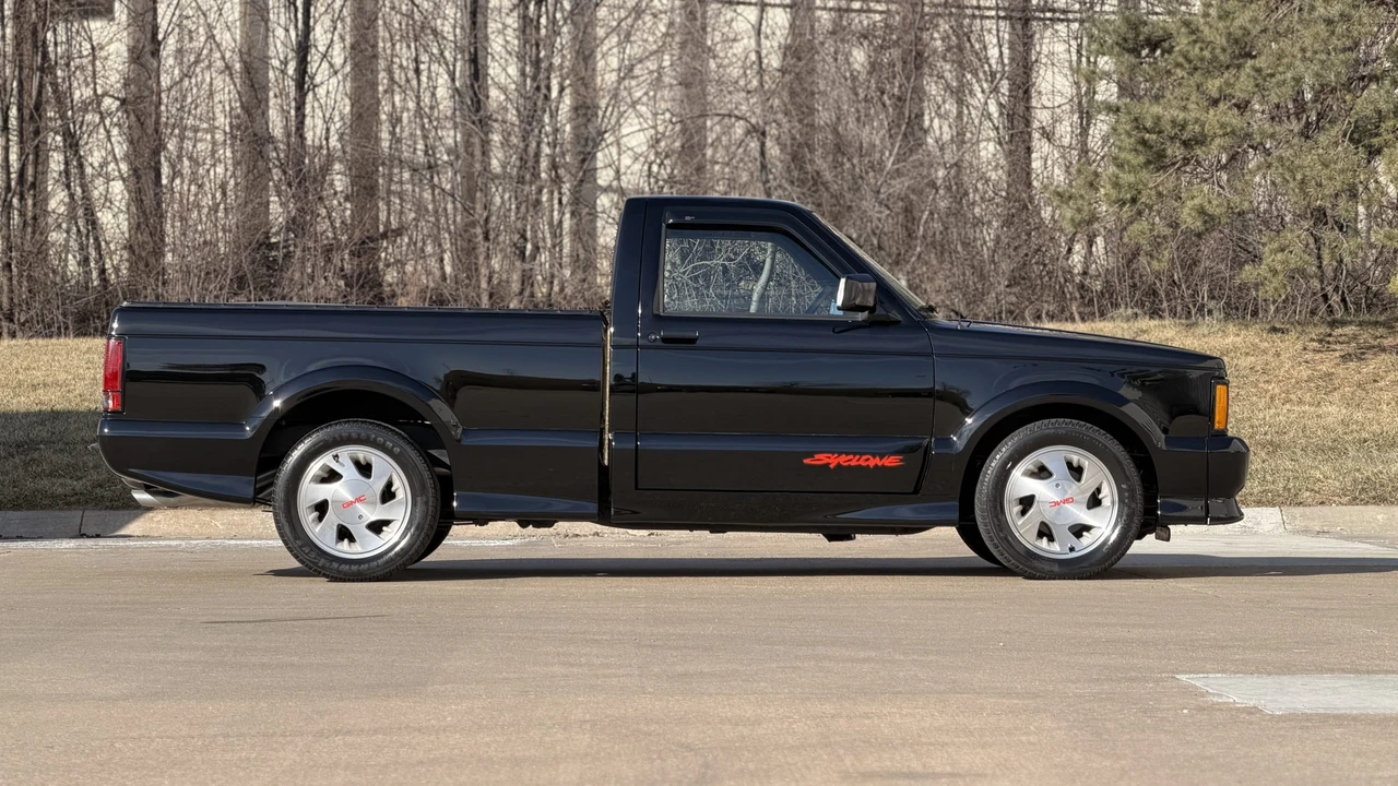 1991 GMC Syclone - Image 16 of 31