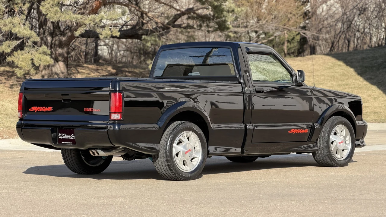 1991 GMC Syclone - Image 15 of 31