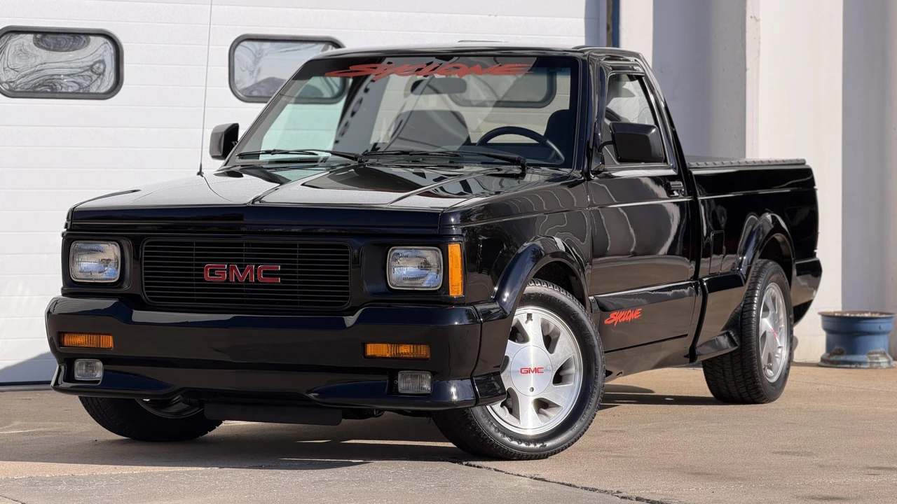 1991 GMC Syclone - Image 3 of 31