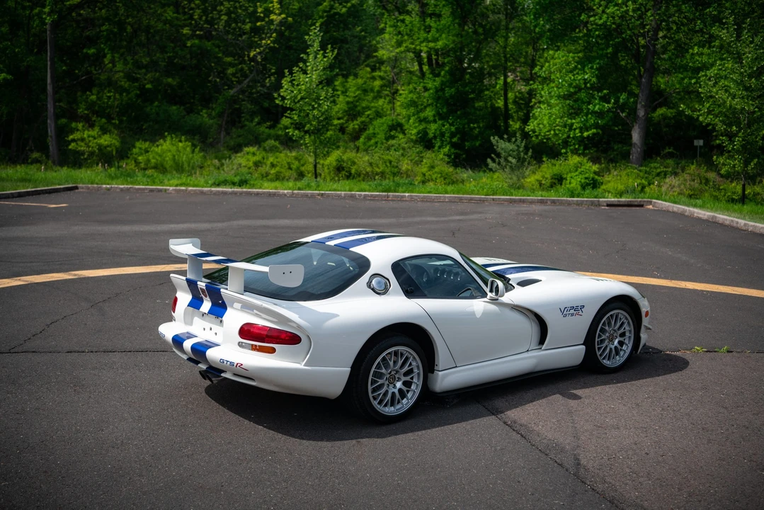 1998 Dodge Viper GTS 2nd Gen - Image 24 of 31