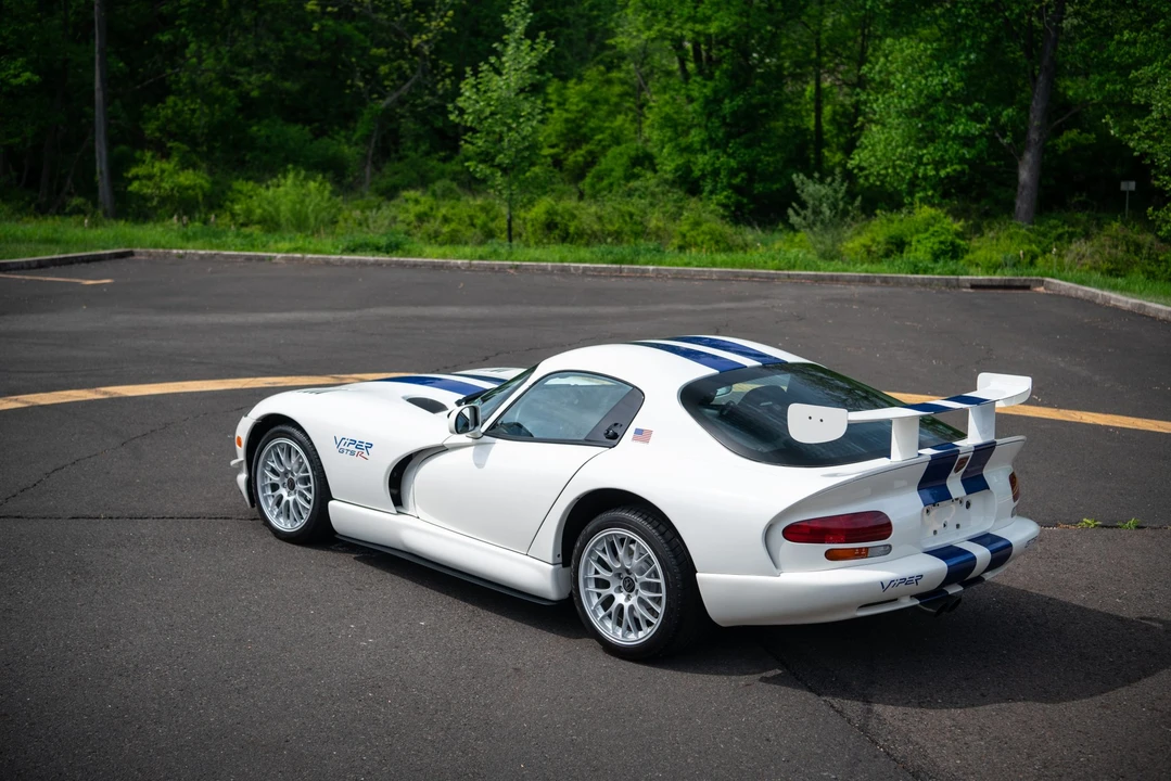1998 Dodge Viper GTS 2nd Gen - Image 10 of 31