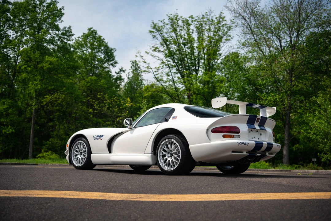 1998 Dodge Viper GTS 2nd Gen - Image 14 of 31