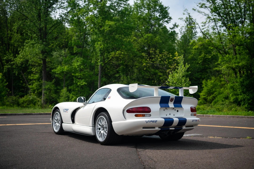 1998 Dodge Viper GTS 2nd Gen - Image 16 of 31