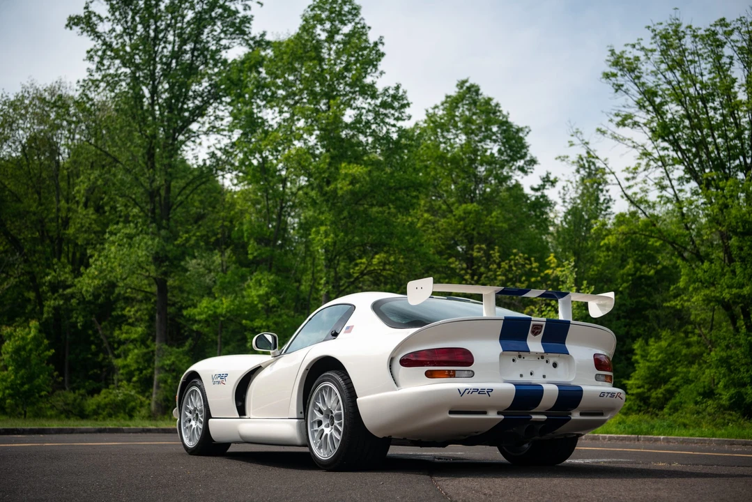 1998 Dodge Viper GTS 2nd Gen - Image 17 of 31