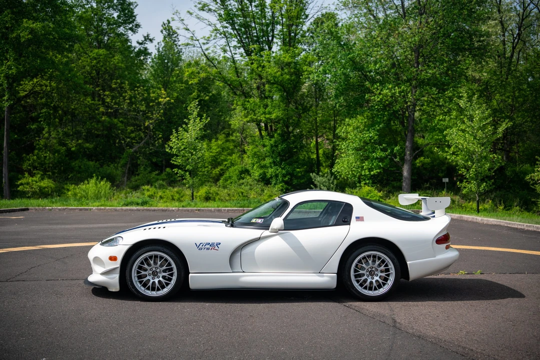 1998 Dodge Viper GTS 2nd Gen - Image 9 of 31