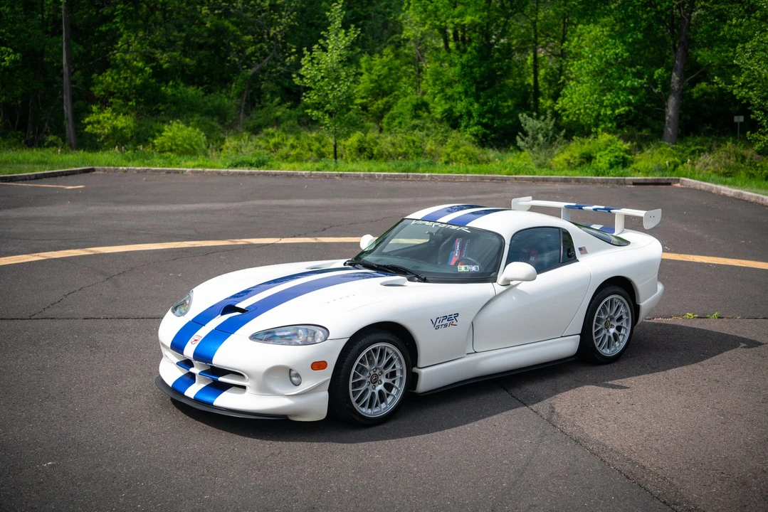 1998 Dodge Viper GTS 2nd Gen - Image 2 of 31