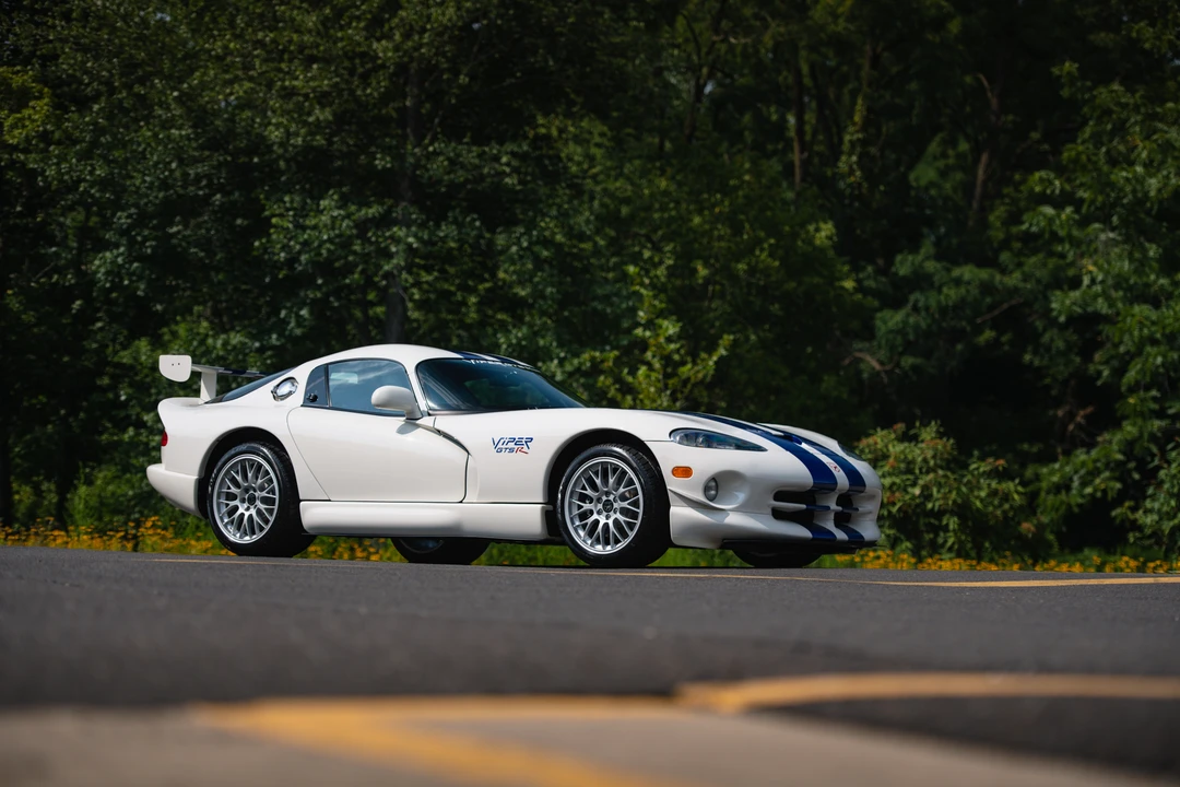 1998 Dodge Viper GTS 2nd Gen - Image 19 of 31