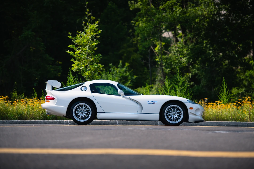 1998 Dodge Viper GTS 2nd Gen - Image 26 of 31