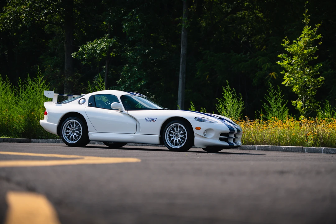1998 Dodge Viper GTS 2nd Gen - Image 25 of 31