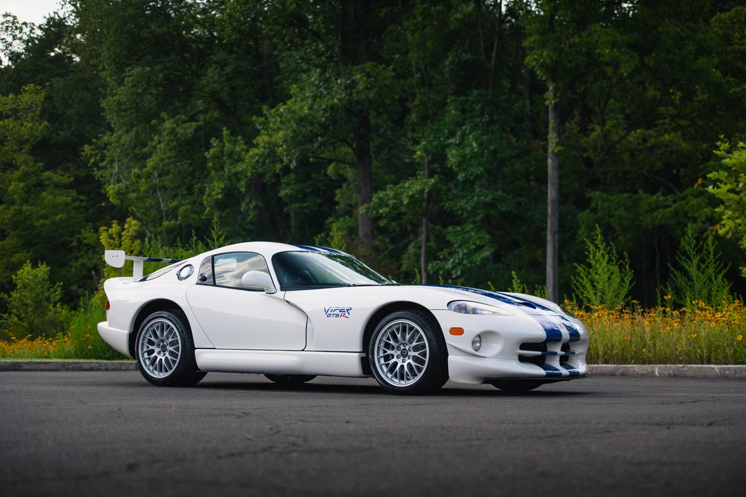 1998 Dodge Viper GTS 2nd Gen - Image 21 of 31