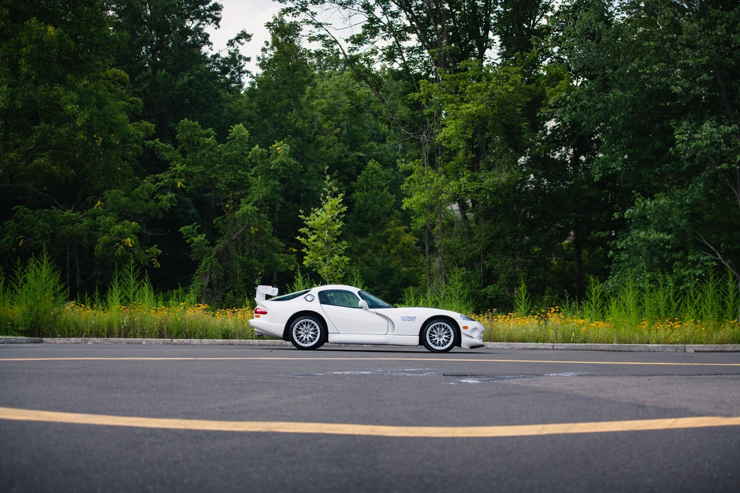 1998 Dodge Viper GTS 2nd Gen - Image 29 of 31
