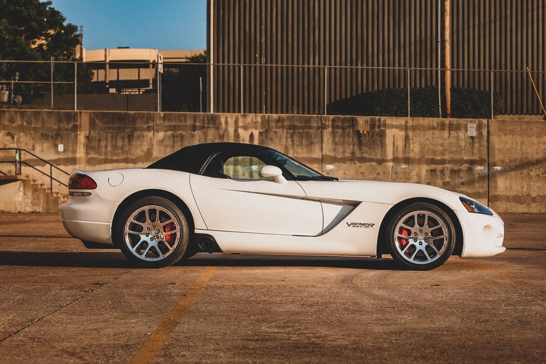 2004 Dodge Viper 3rd Gen - Image 16 of 31