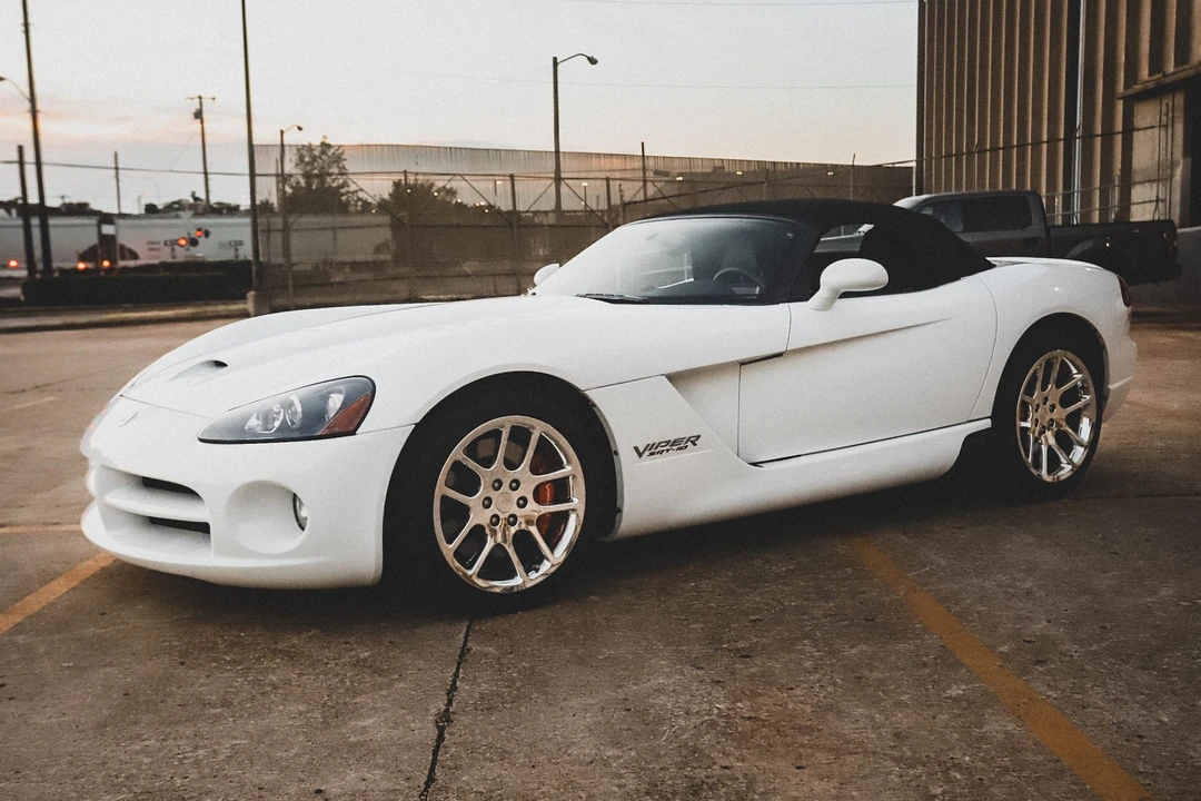 2004 Dodge Viper 3rd Gen - Image 9 of 31