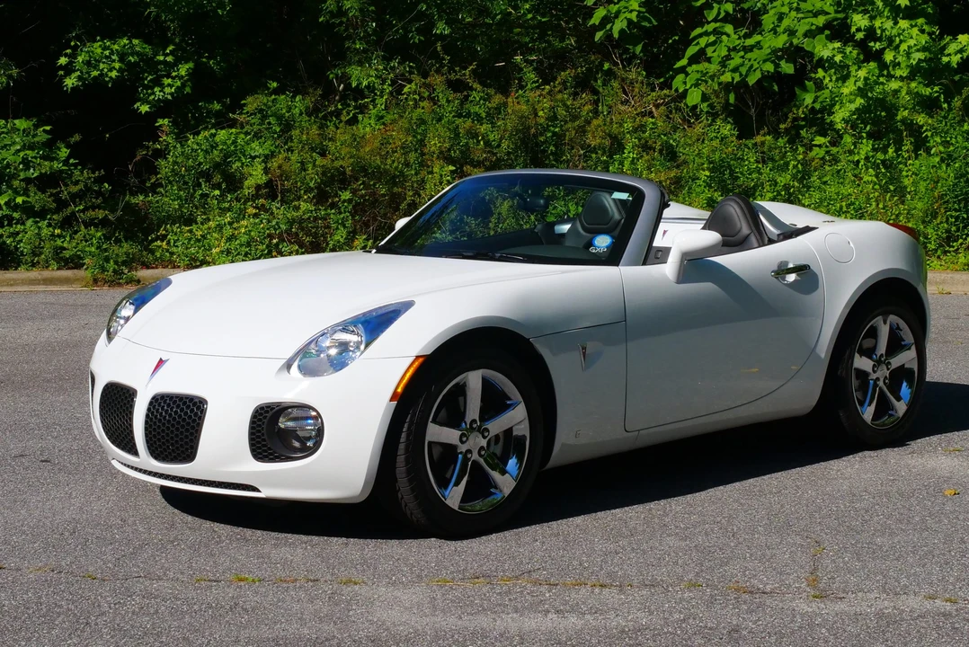 2007 Pontiac Solstice GXP - Image 2 of 31