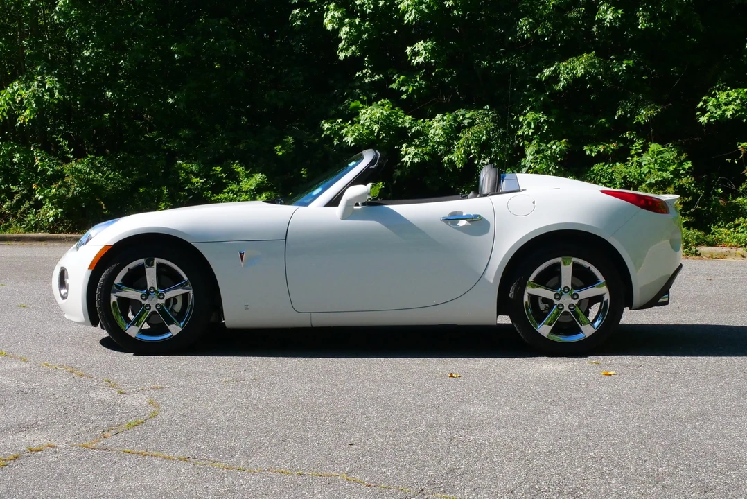 2007 Pontiac Solstice GXP - Image 10 of 31
