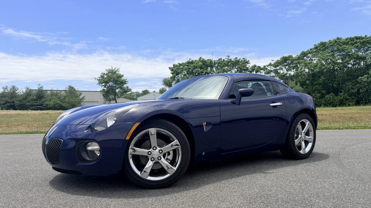 2009 Pontiac Solstice GXP - Image 23 of 31