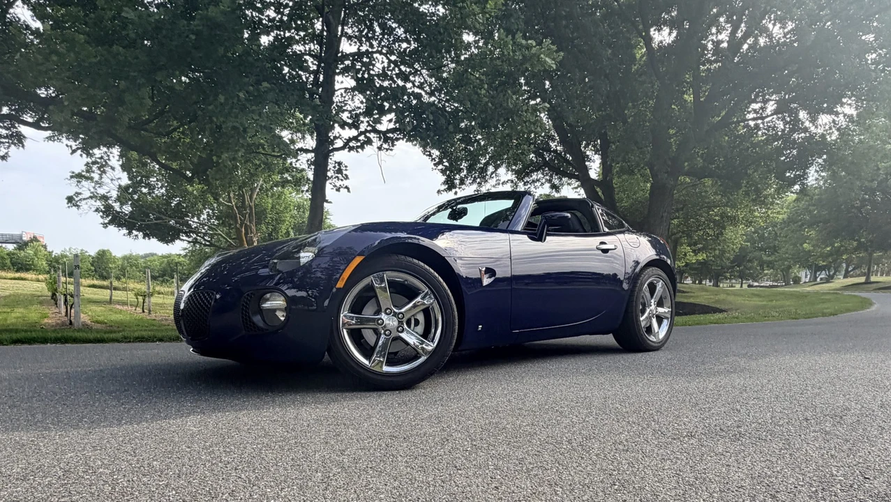 2009 Pontiac Solstice GXP - Image 9 of 31