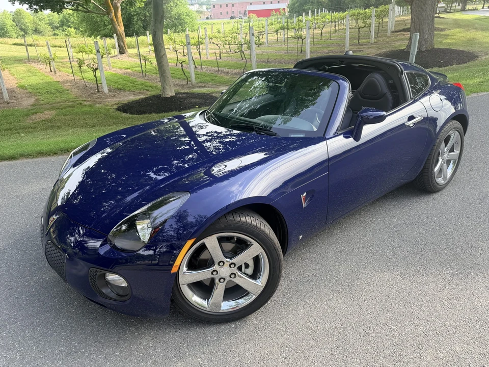 2009 Pontiac Solstice GXP - Image 16 of 31