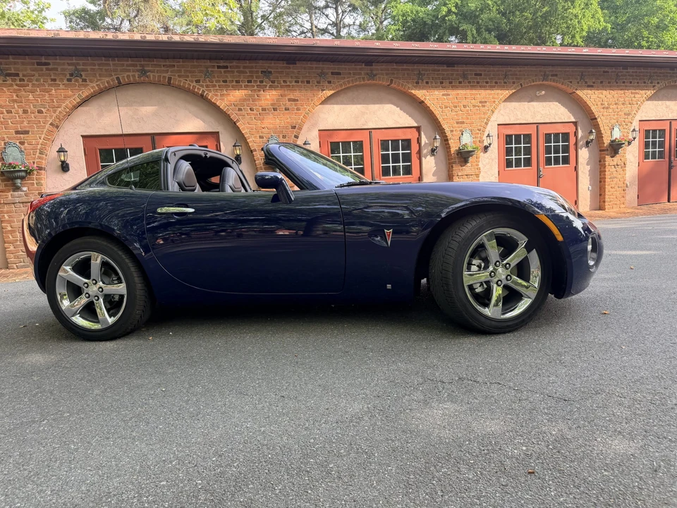 2009 Pontiac Solstice GXP - Image 5 of 31