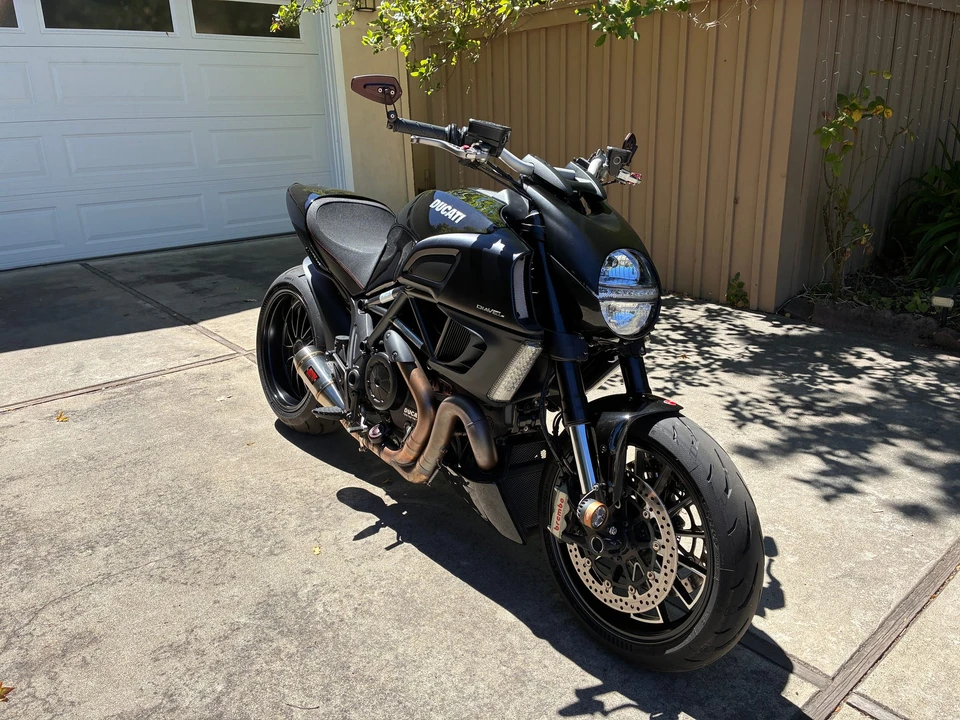 2011 Ducati Diavel - Image 7 of 31